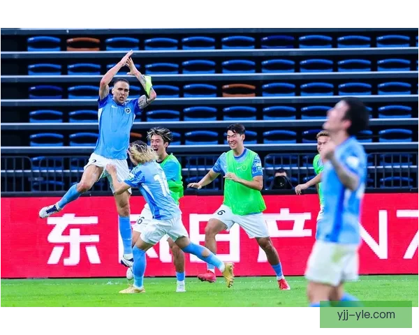 阿提哈德航空携手新鹏城足球队