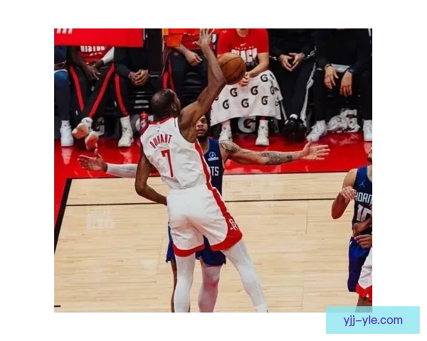 休媒纷纷点赞KD 火箭吞老骨头斯通换人 休媒纷纷点赞KD 火箭吞老骨头斯通换人